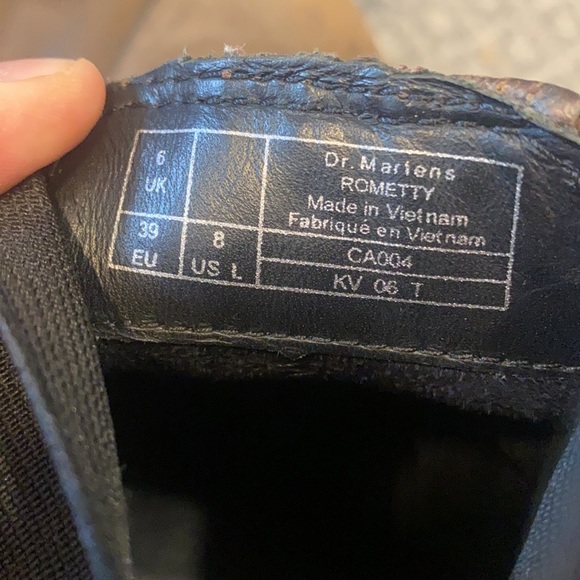 DR.Martins brown boot - Picture 3 of 3